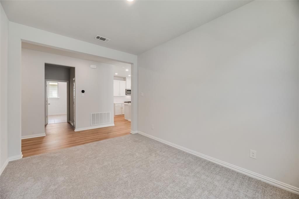 513 Marcus Lane. Crowley, TX 76036