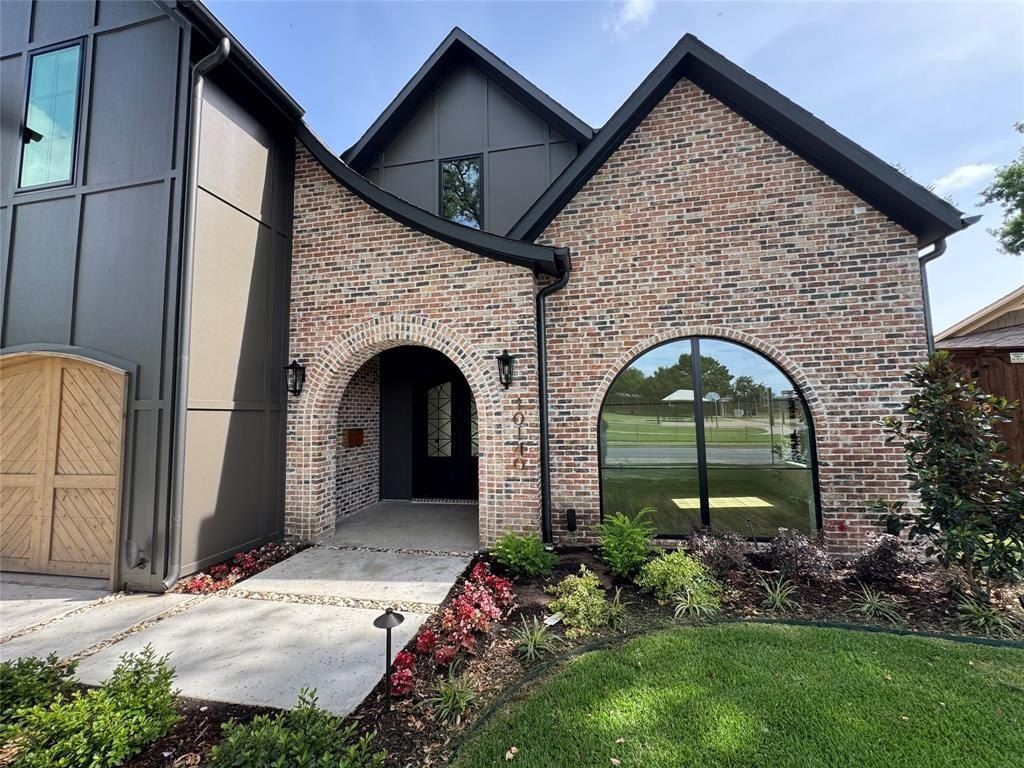 10140 Lakemere Drive. Dallas, TX 75238