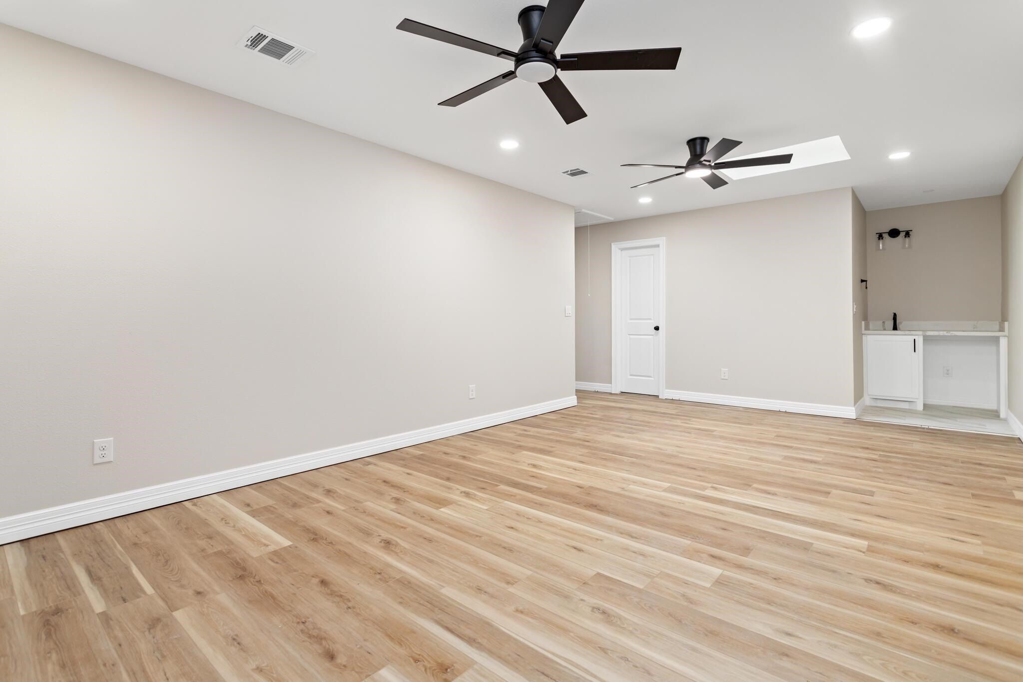 Meloreen Drive. Port Neches, TX 77651