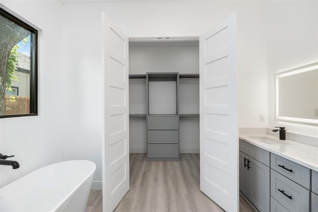 3323 Reed Lane. Dallas, TX 75215
