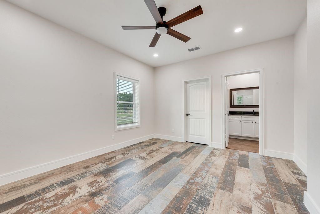 11167 Plainview Road. Krum, TX 76249