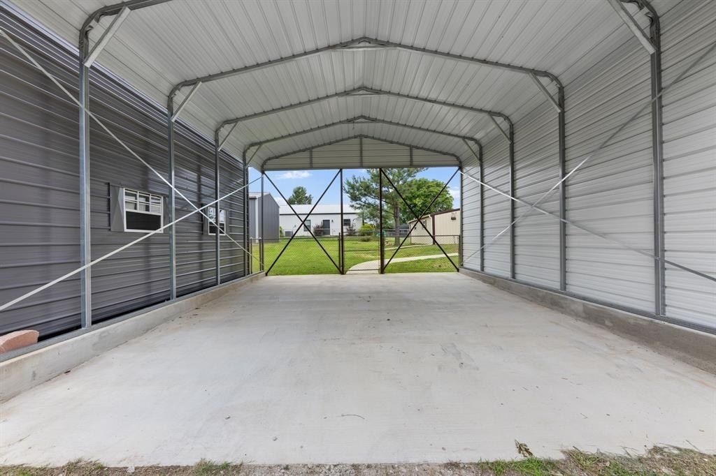10160 Lynn Lane. Wills Point, TX 75169
