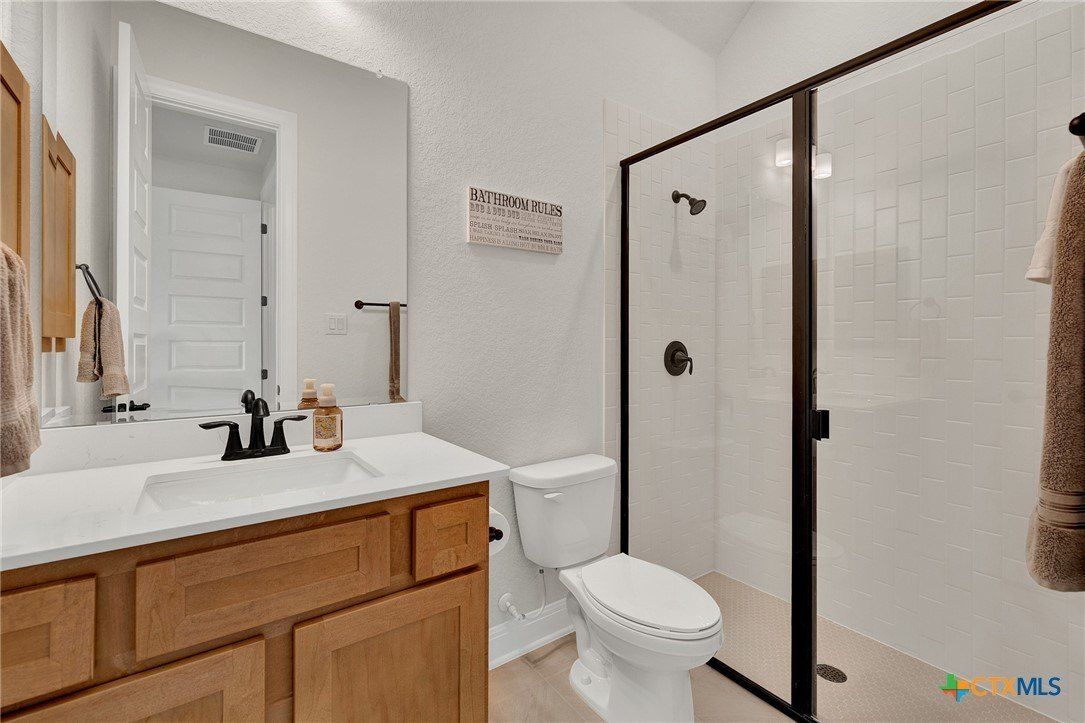 10696 Chestnut Warbler. New Braunfels, TX 78132