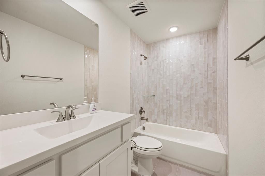 16325 Renault Street. Justin, TX 76247