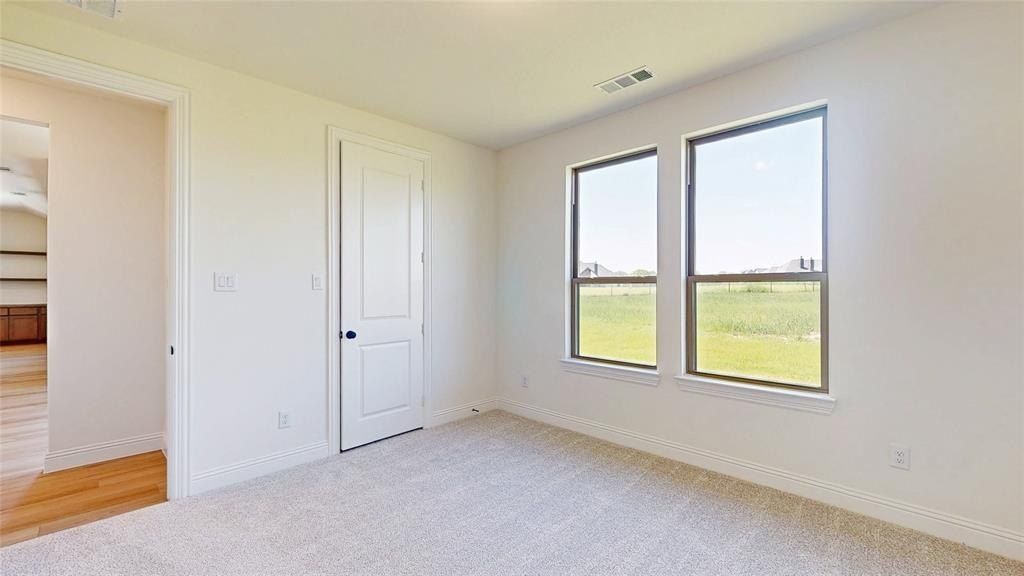 1099 Paradise Parkway. Poolville, TX 76487