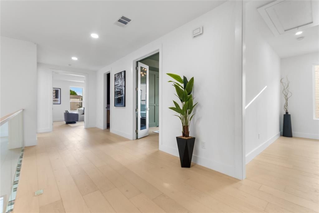 3337 Walchard Court. Dallas, TX 75229