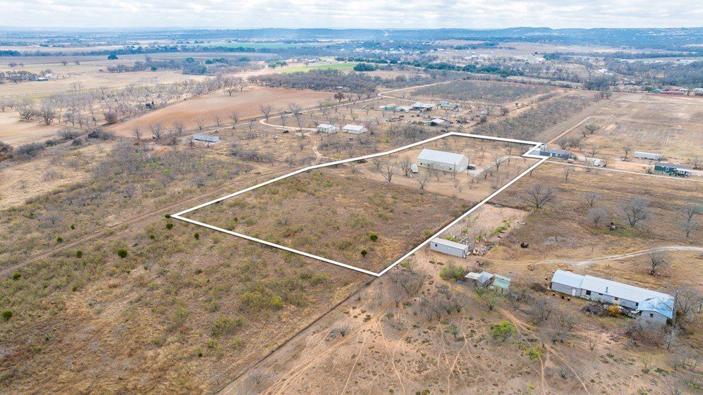 394 Cd Lane. Fredericksburg, TX 78624