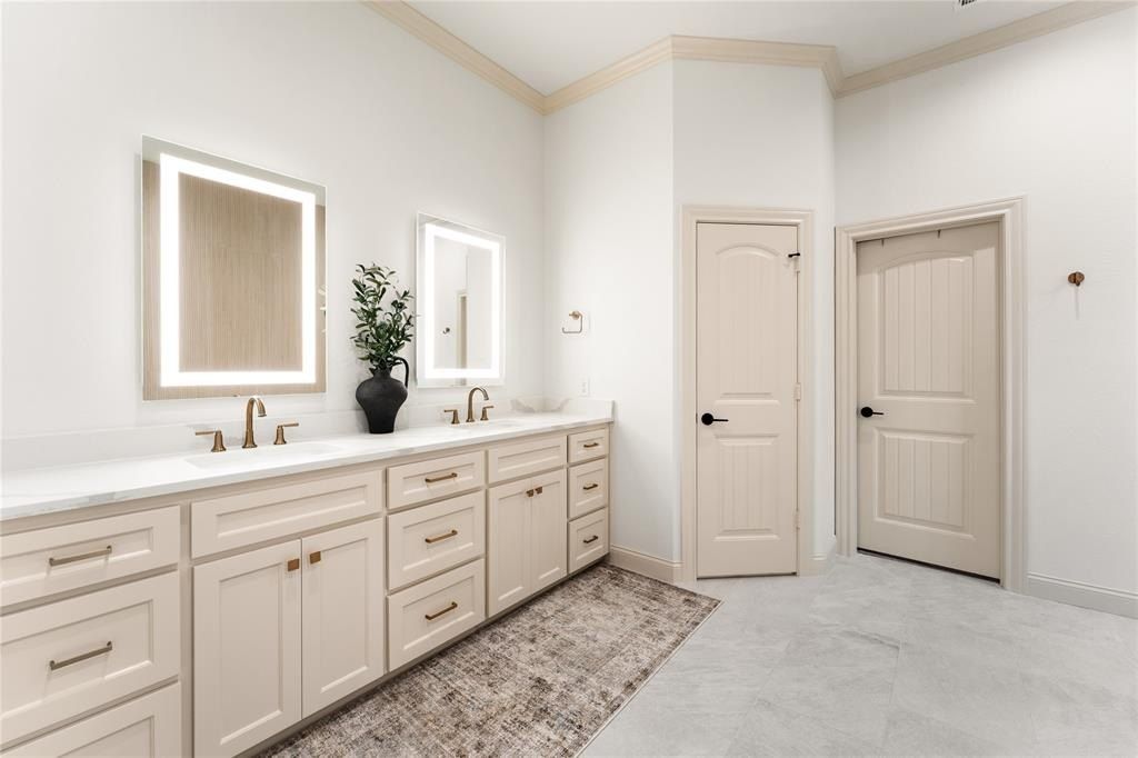 13076 Rainier Drive. Woodway, TX 76712