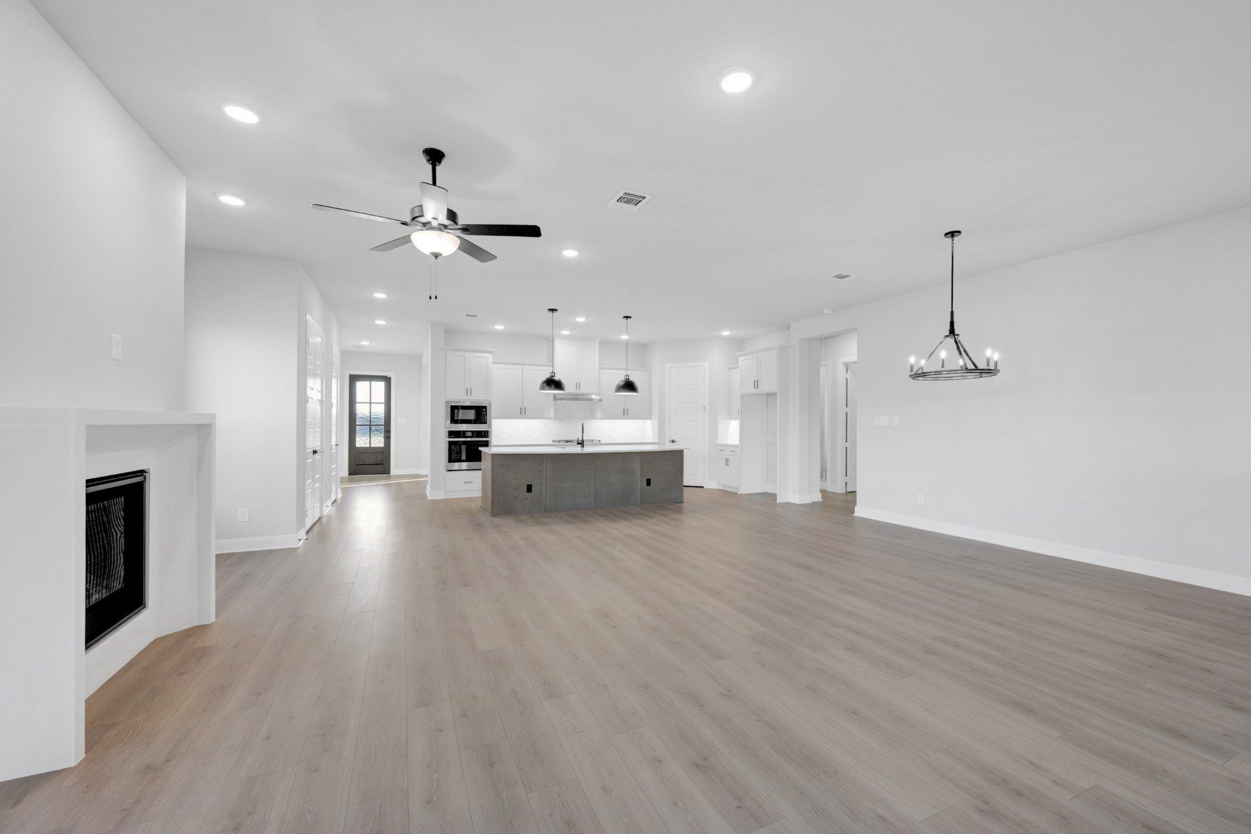 2085 Pine Grove Lane. Arlington, TX 76005