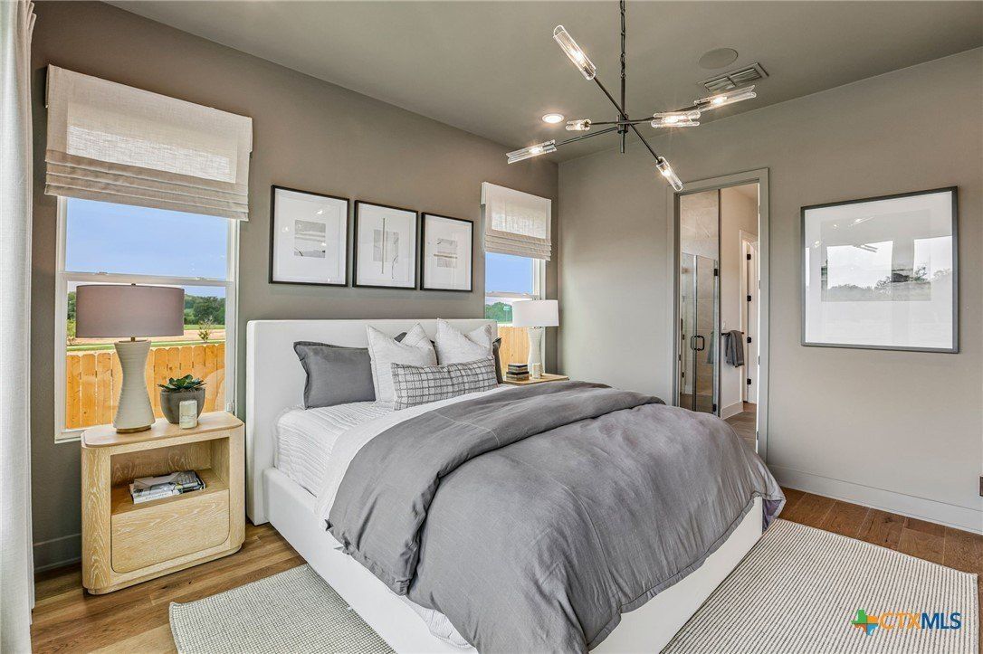 325 Ridgeway Drive. Georgetown, TX 78628