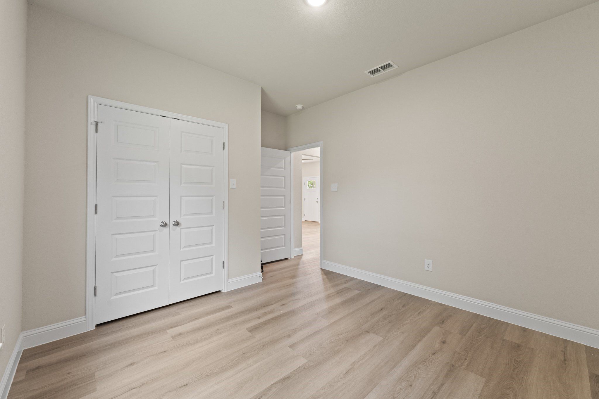 702 Scudder Street. Cleburne, TX 76033