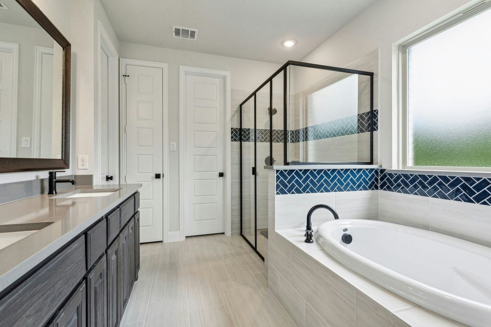 4381 Noble Lane. Midlothian, TX 76065