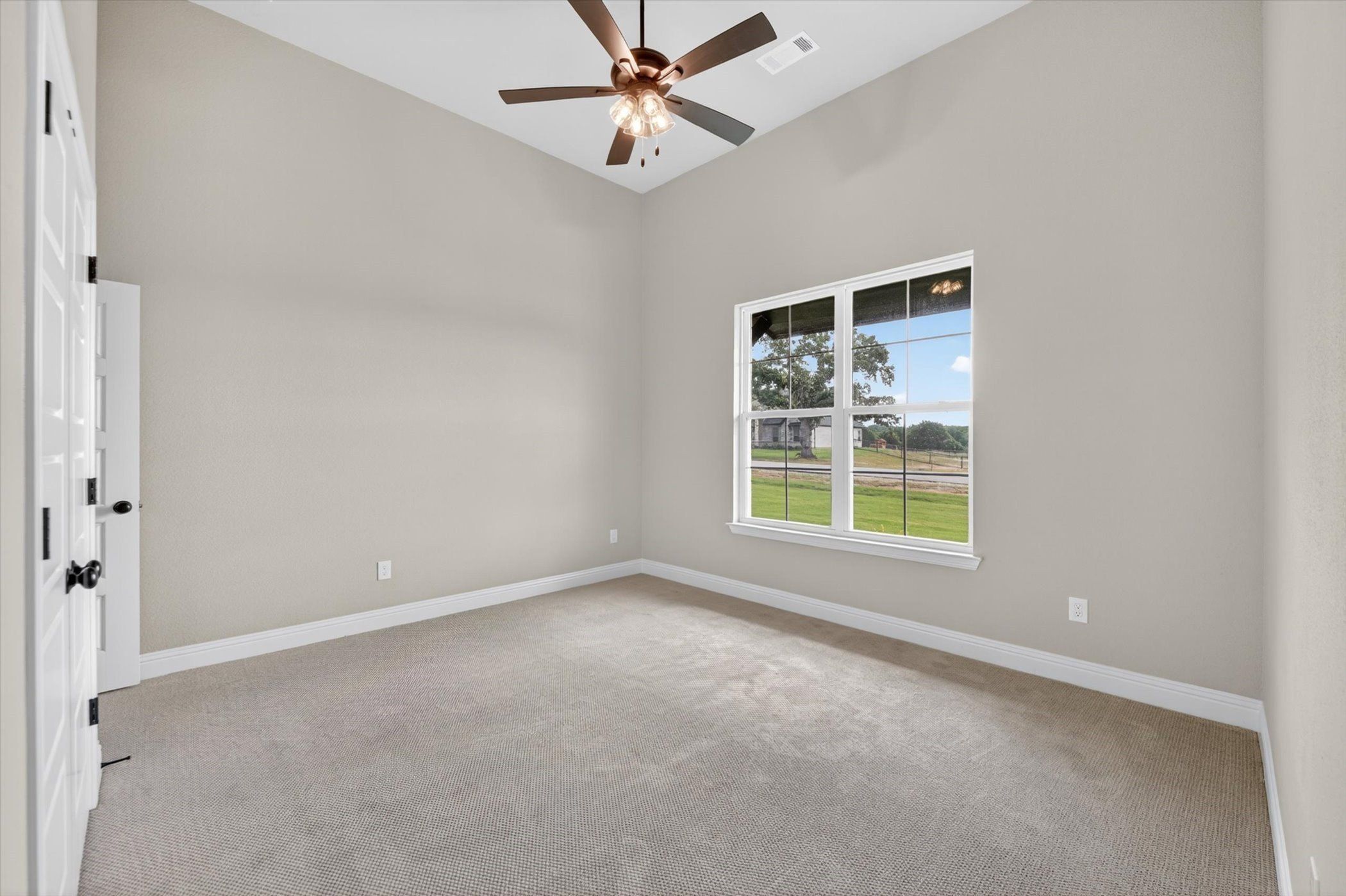 1045 Arbor Vista Drive. Azle, TX 76020