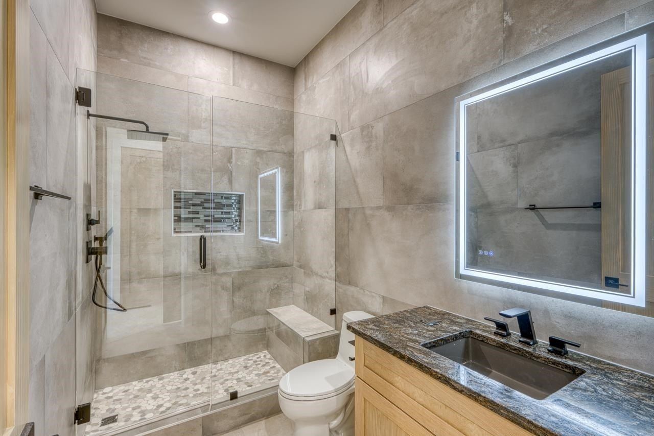 119 Westgate Loop. Horseshoe Bay, TX 78657