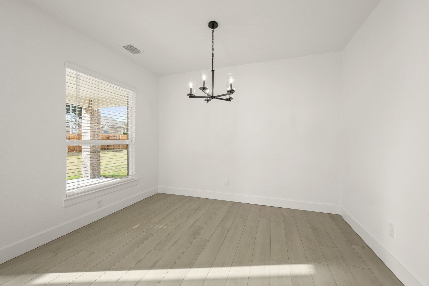 405 Newpark Boulevard. Desoto, TX 75115