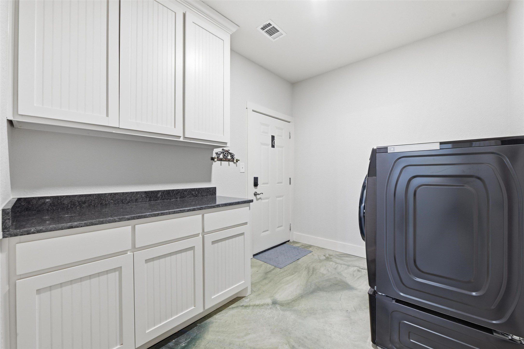 231 Julian Lane. Poolville, TX 76487