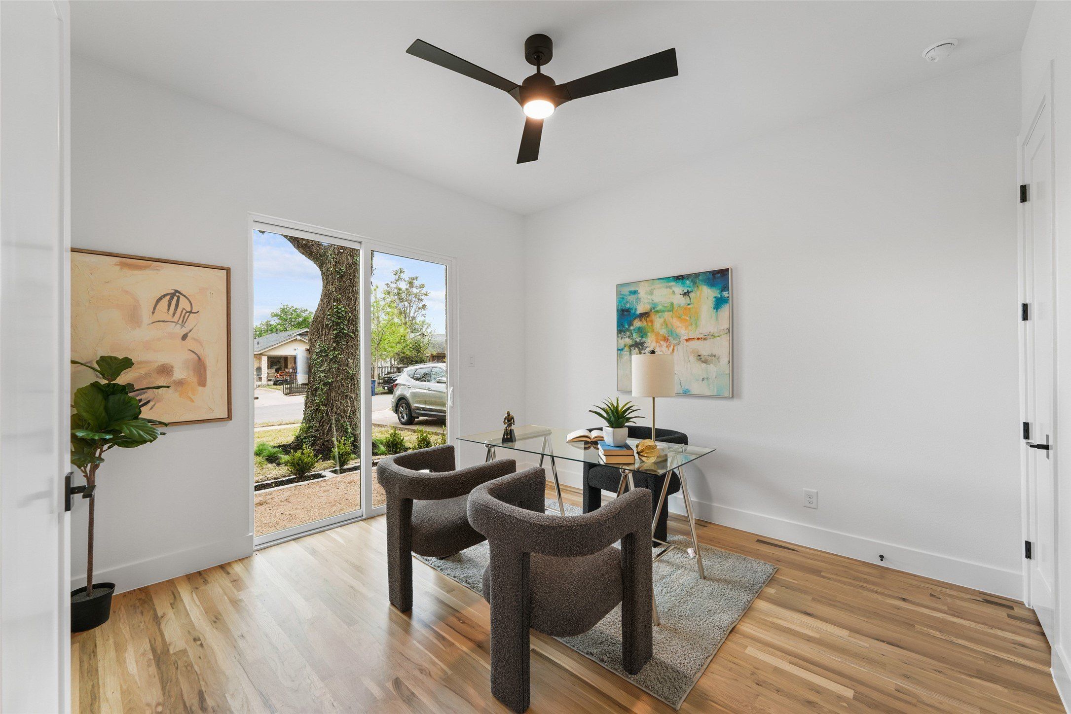 2619 Emmett Street. Dallas, TX 75211