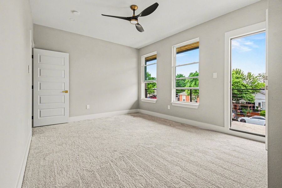 1442 Stella Avenue. Dallas, TX 75216