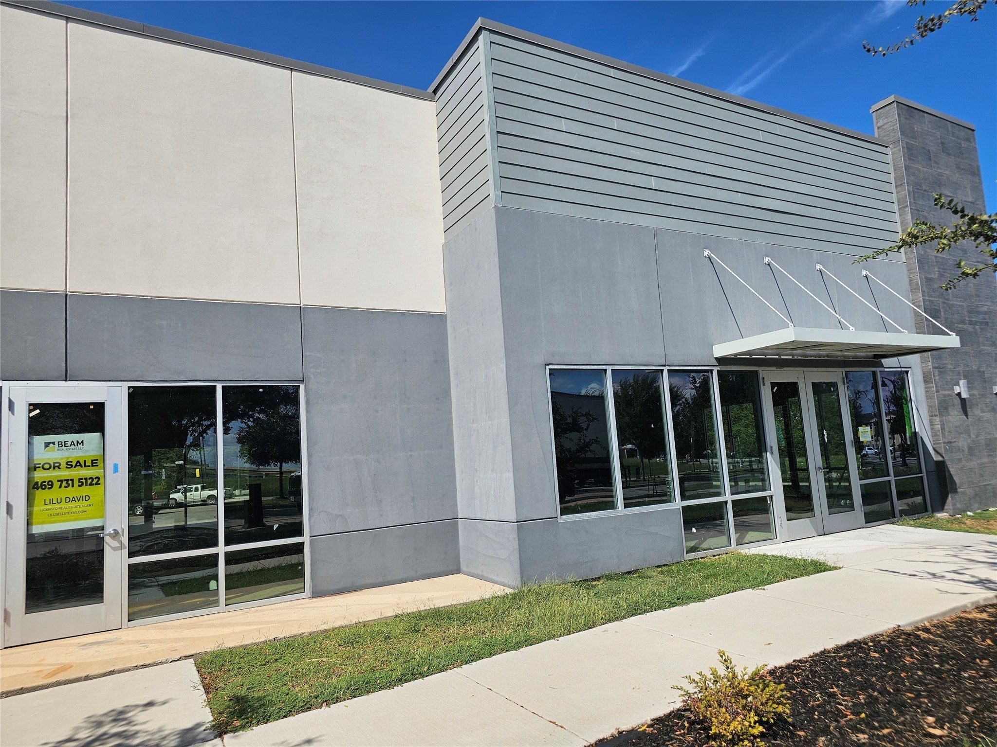 8617 Sunset Boulevard. Rowlett, TX 75088