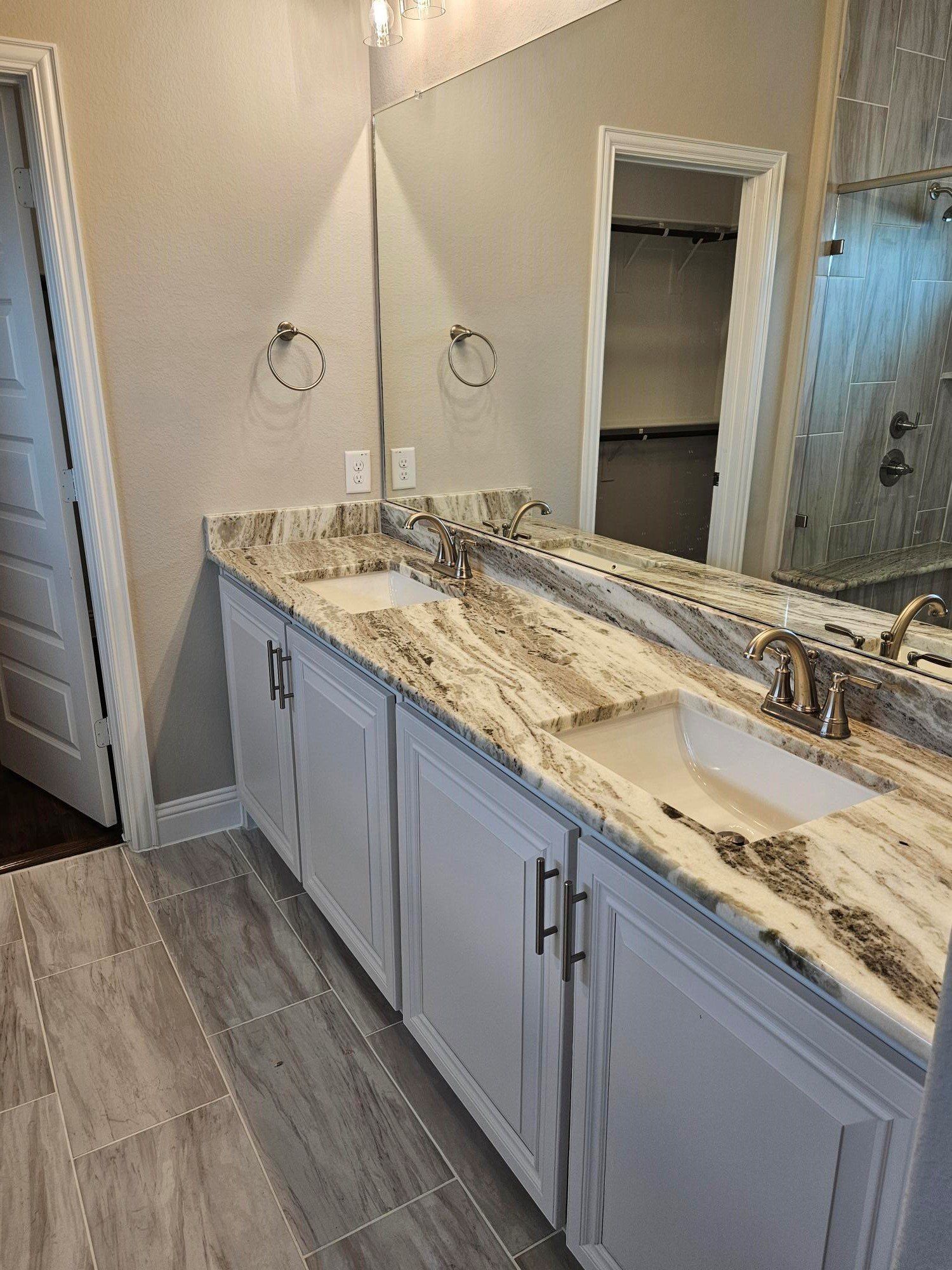 2621 Silo Lane. Van Alstyne, TX 75495