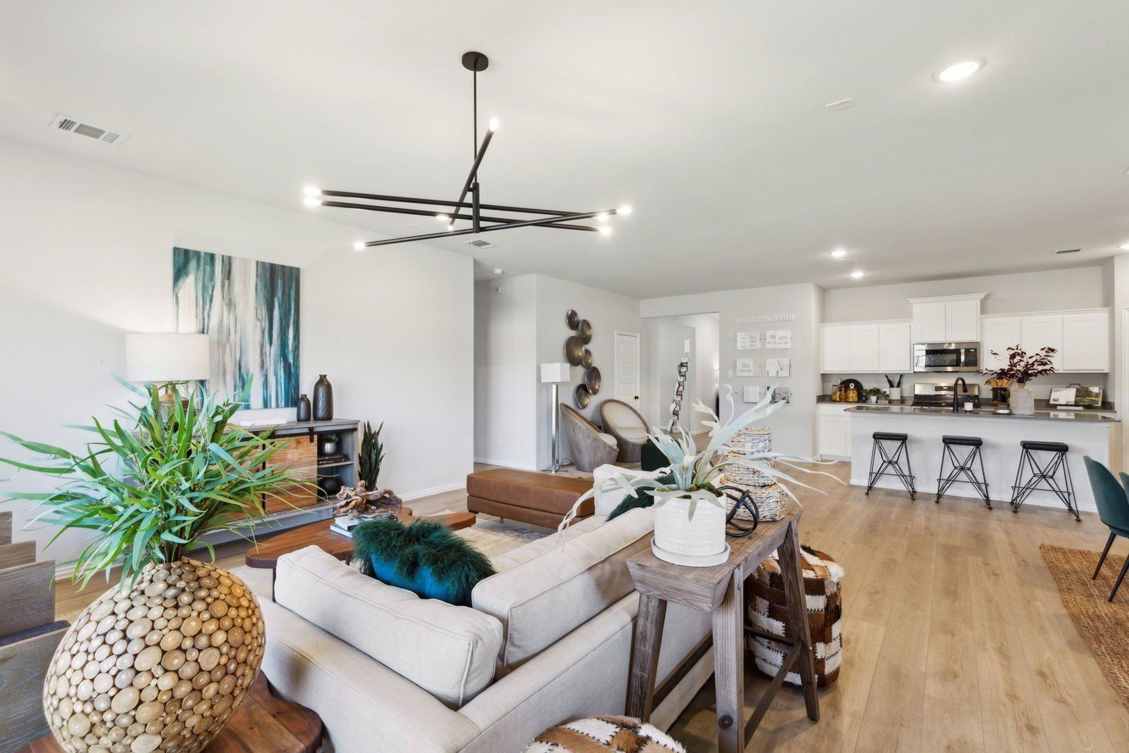 614 Stone Hollow Drive. Van Alstyne, TX 75495