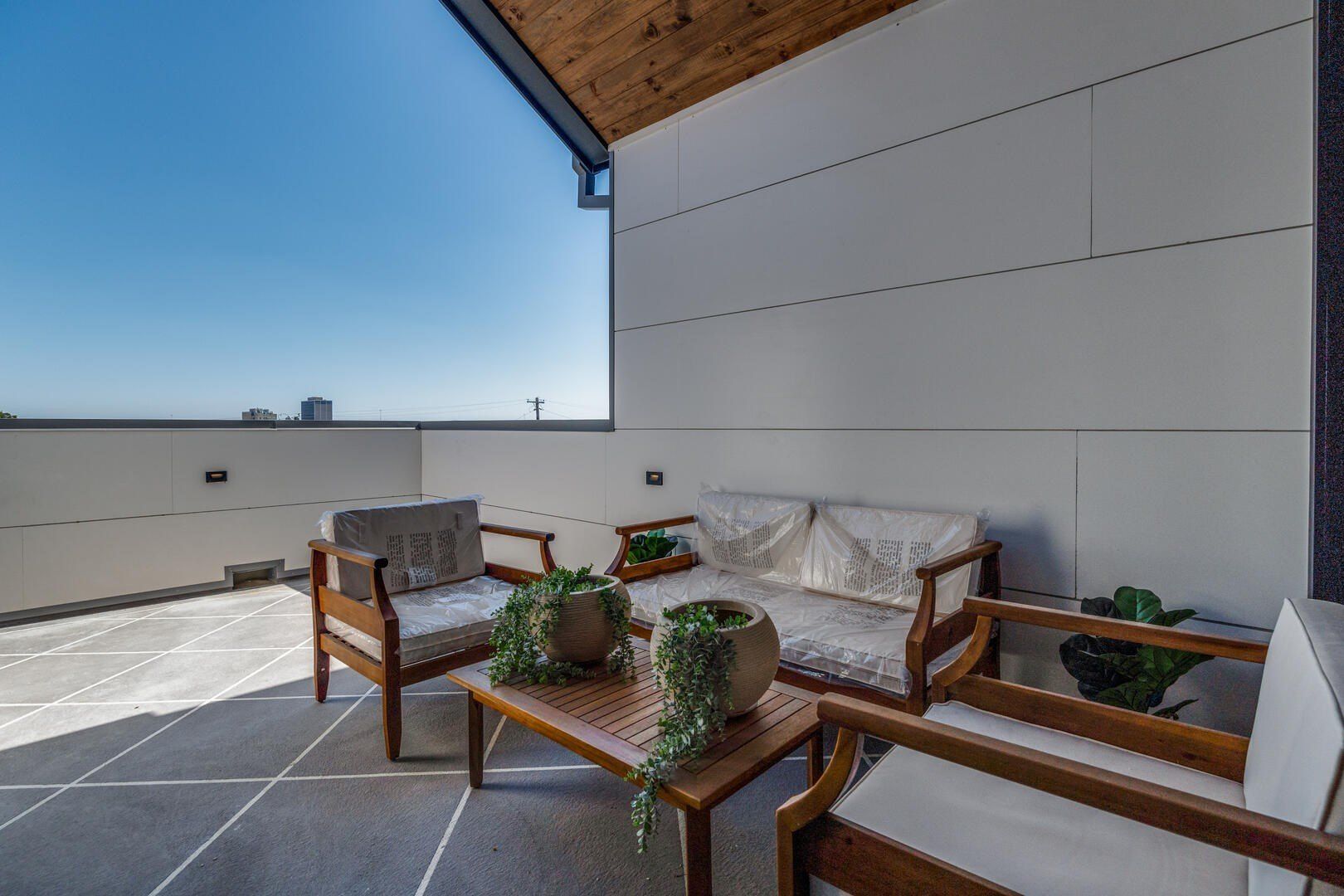 708 W 10Th Street. Dallas, TX 75208