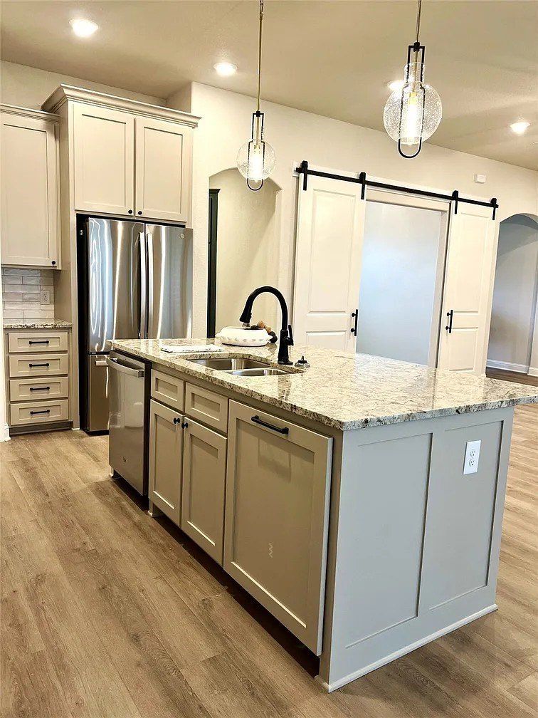 358 Frederick Drive. Robinson, TX 76706