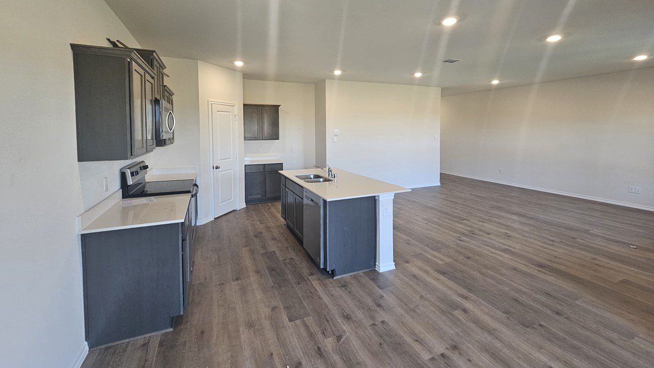 6161 Sessions Way. Crandall, TX 75114