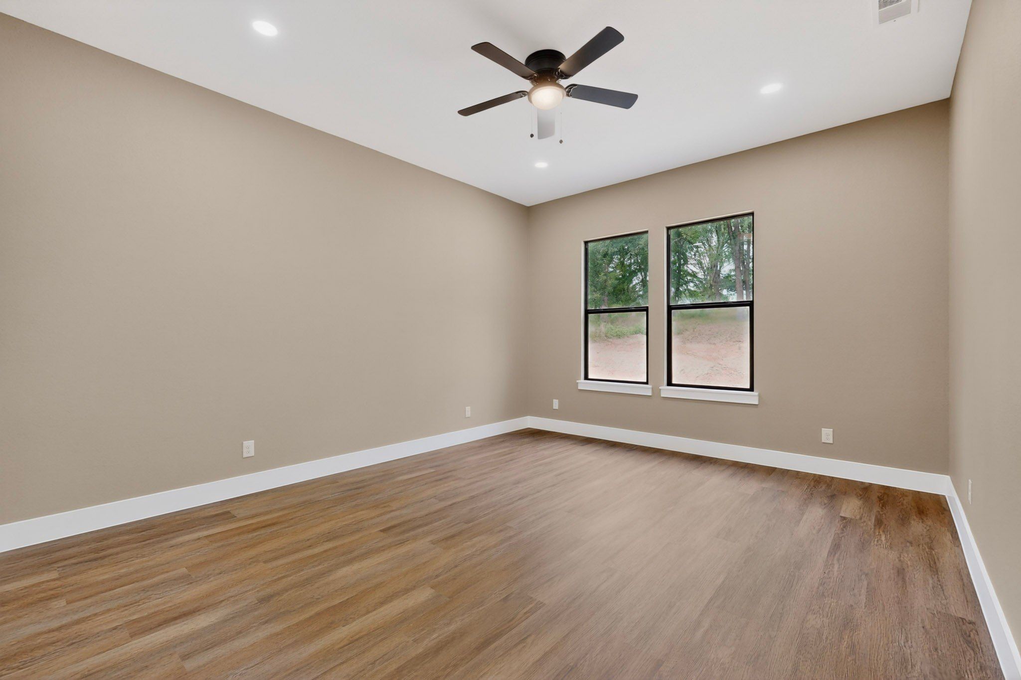 5310 Grand View Drive. Athens, TX 75752