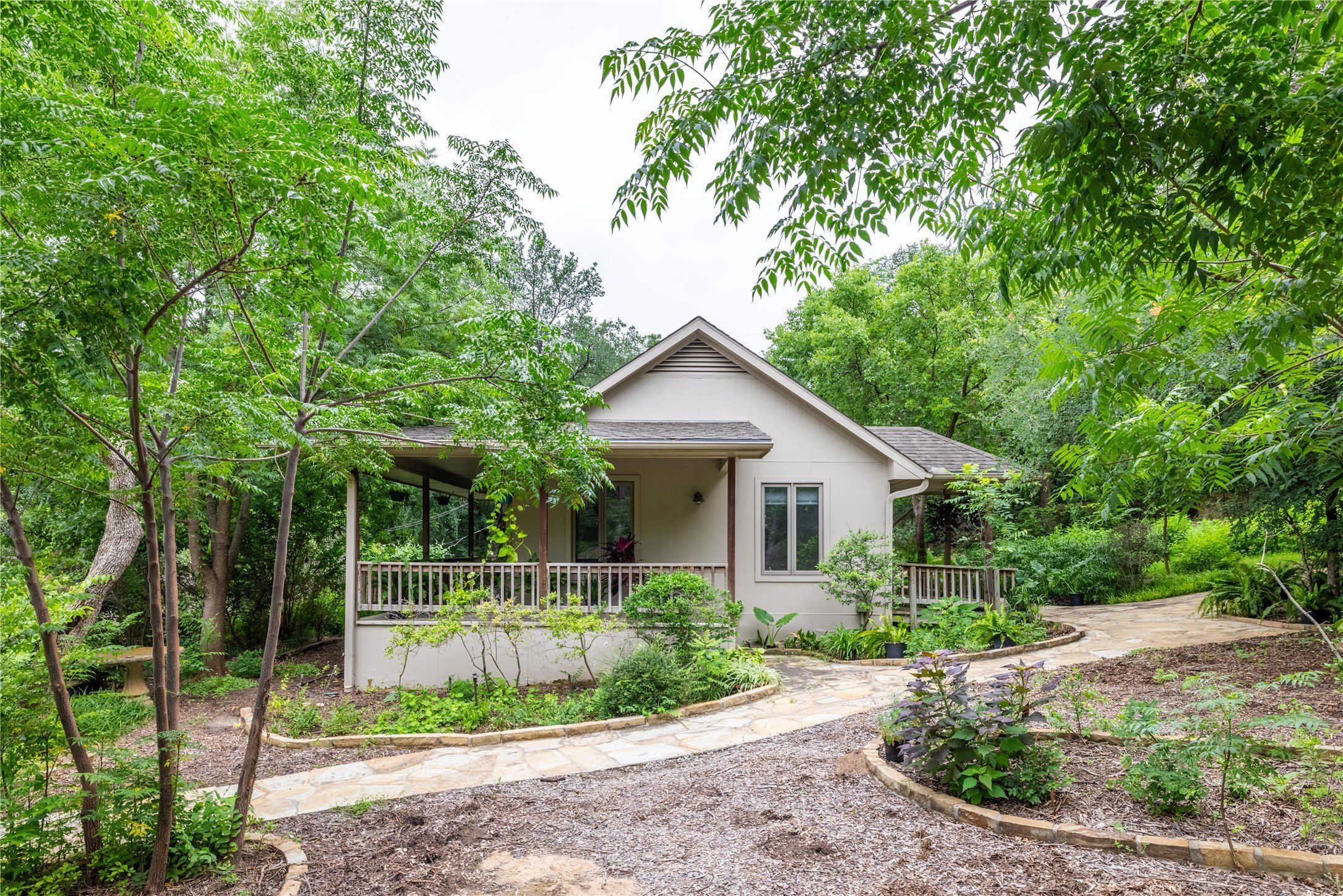 7517 Sunnyview Lane. Flower Mound, TX 75022