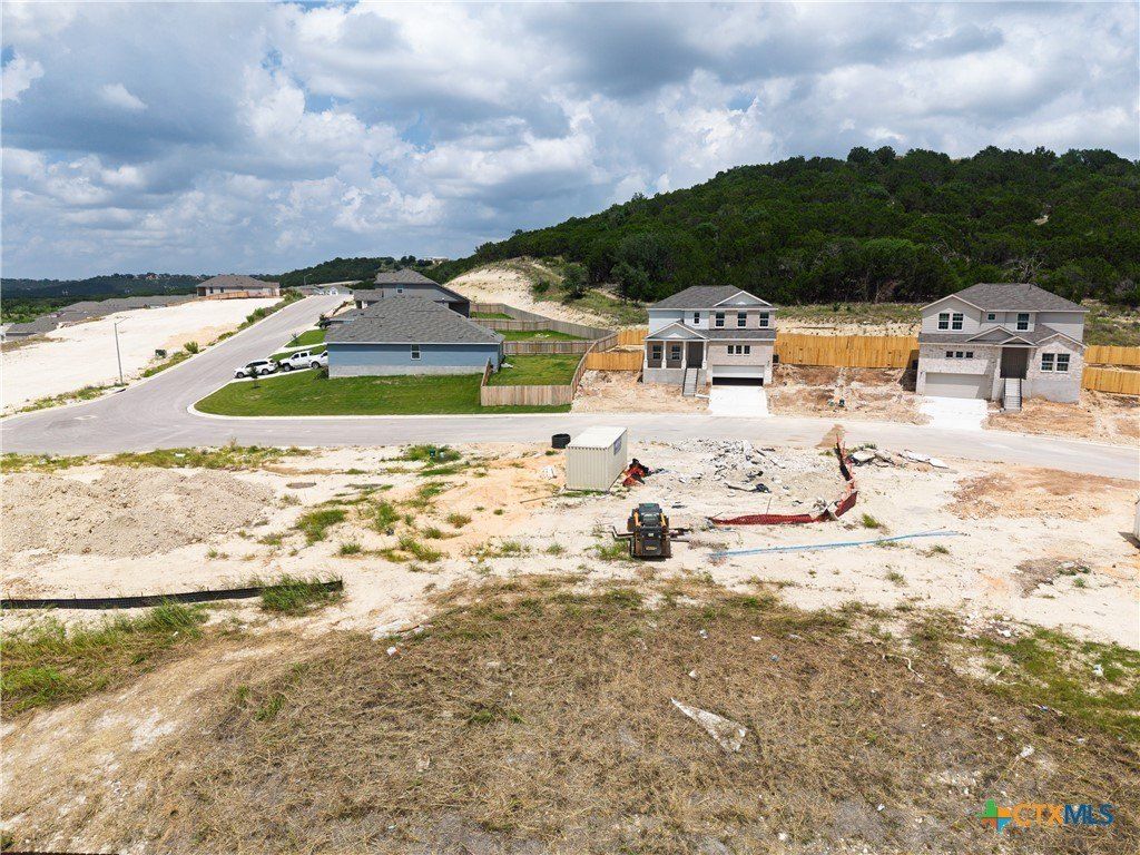 129 Reed Henry Drive. Copperas Cove, TX 76522