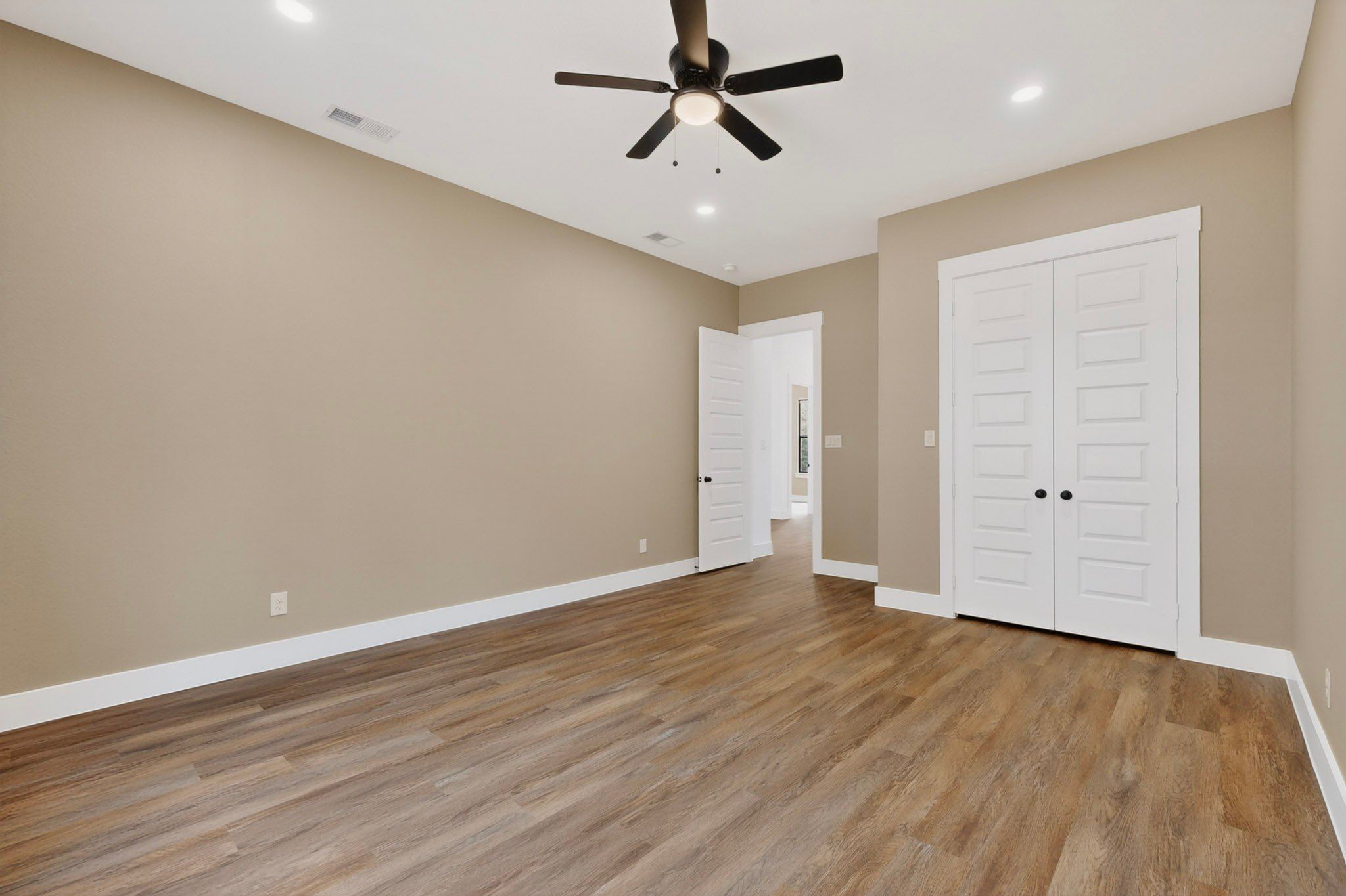 5310 Grand View Drive. Athens, TX 75752