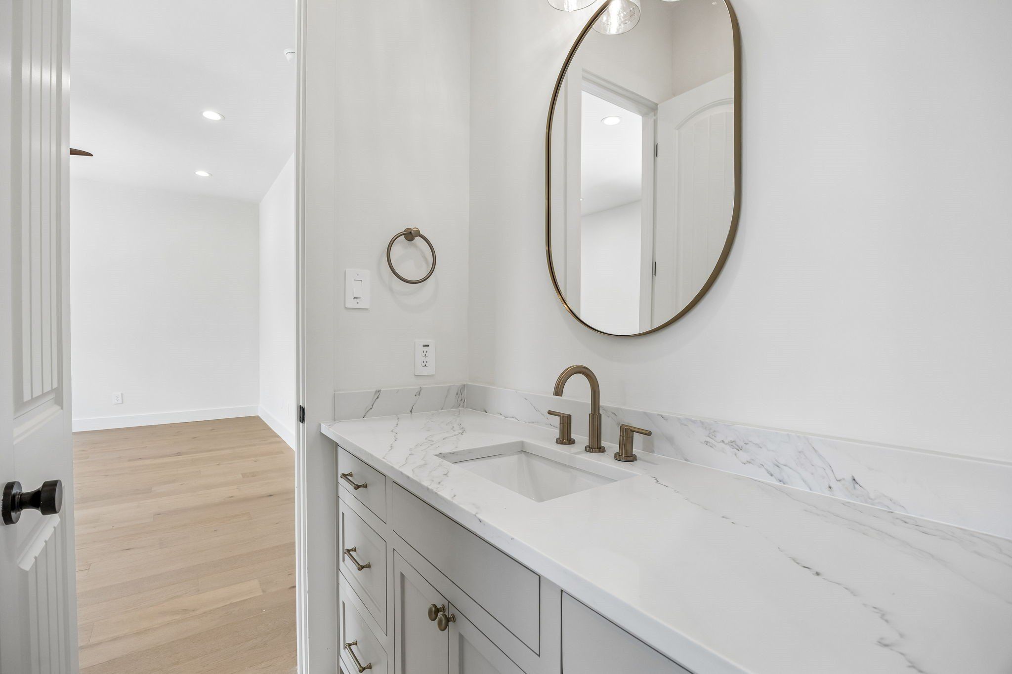 419 Cameron Avenue. Dallas, TX 75223