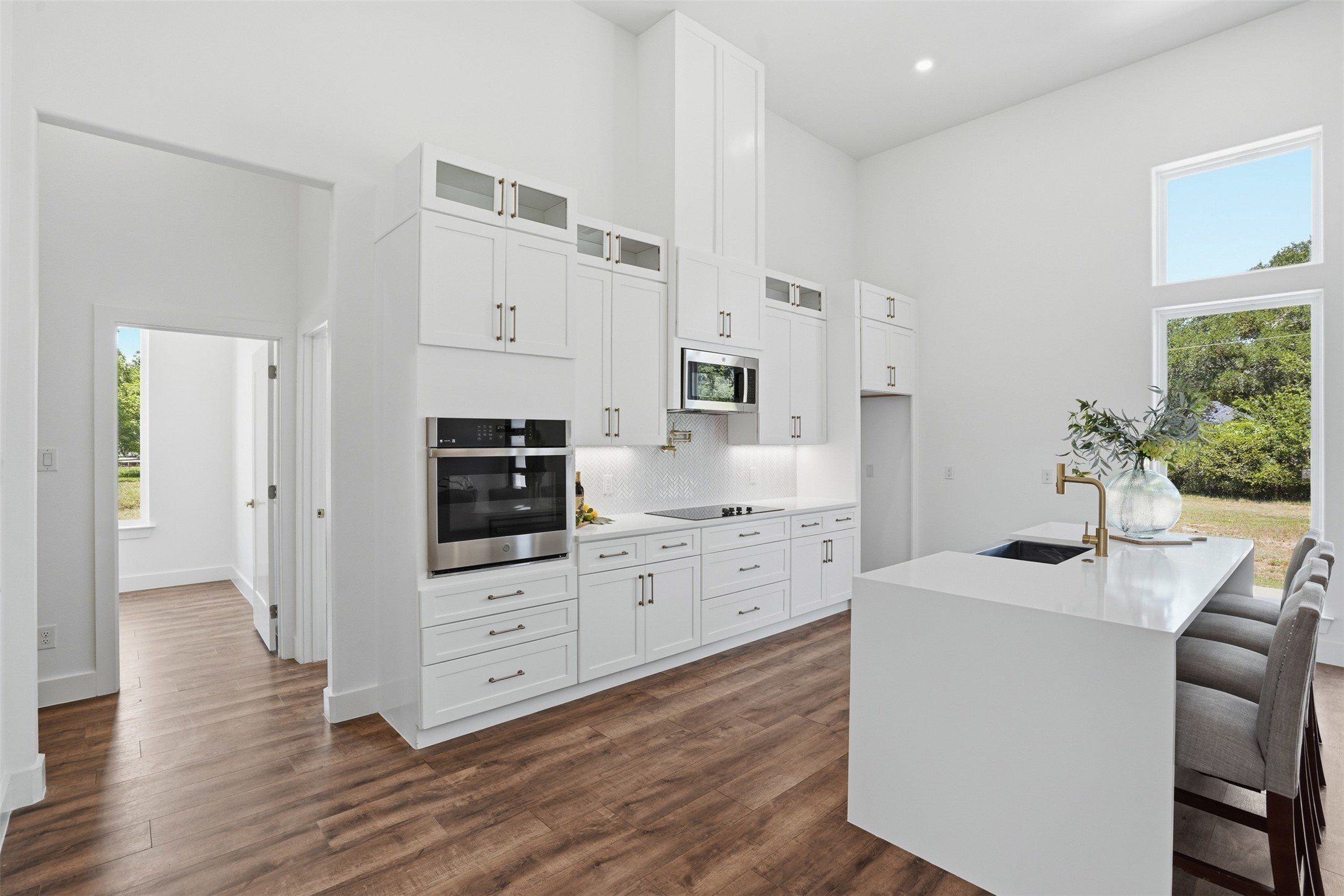 2304 Candlestick Drive. Granbury, TX 76049