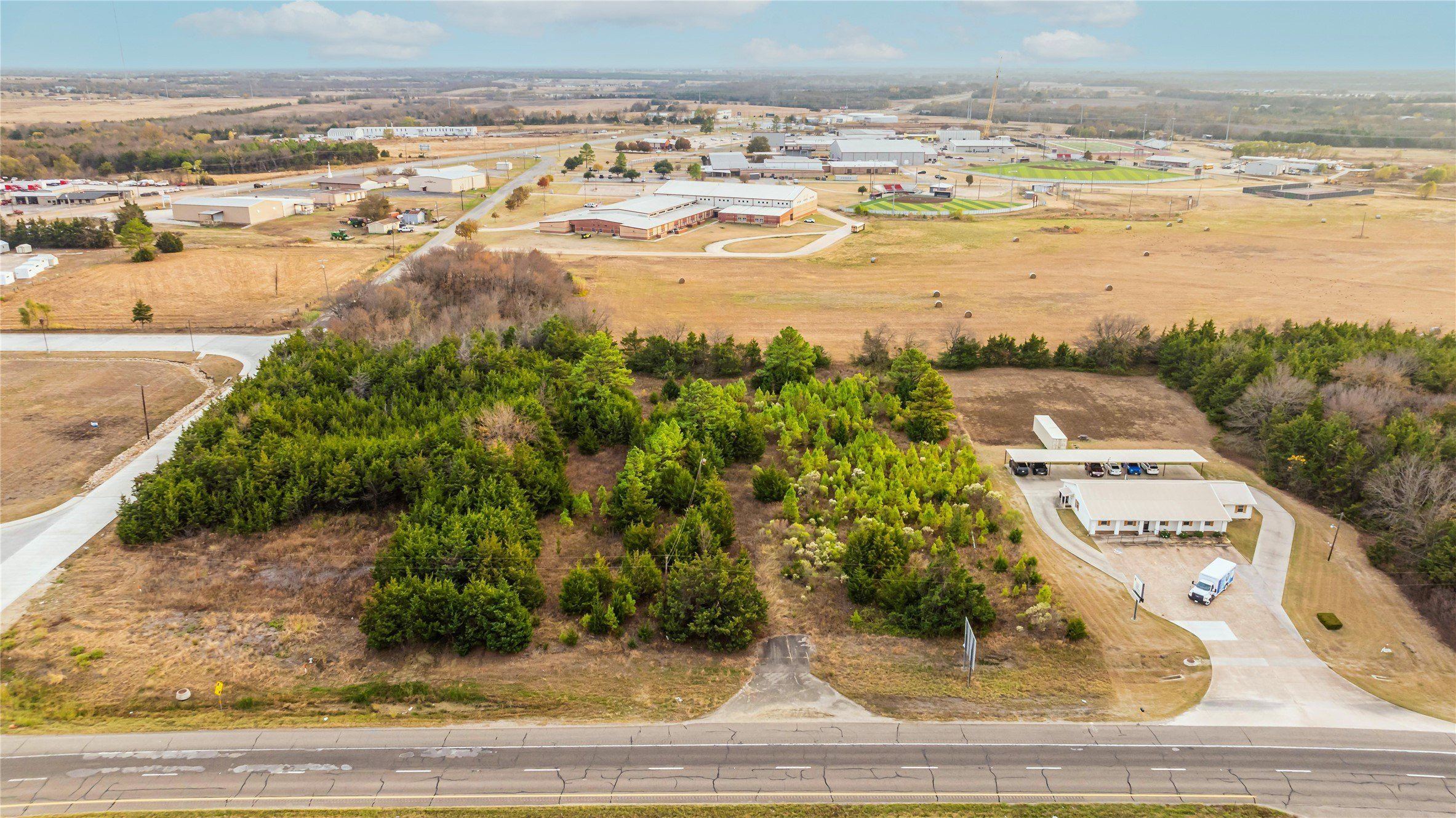 725 Sw Loop 286. Paris, TX 75460