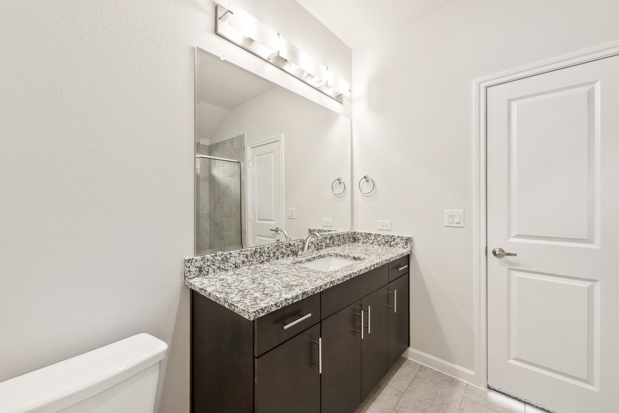 925 Kingbird Lane. Alvarado, TX 76009