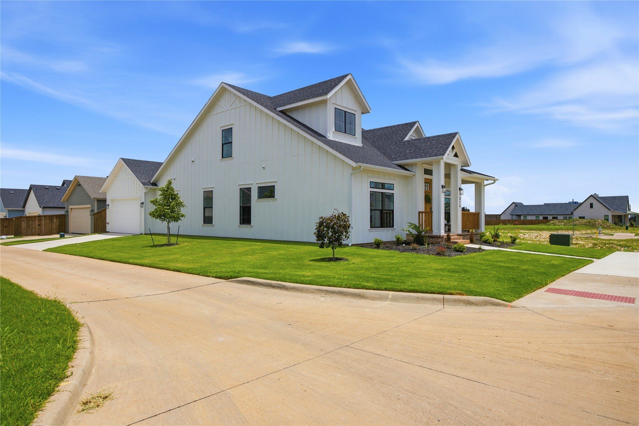 313 Dylan Way. Midlothian, TX 76065