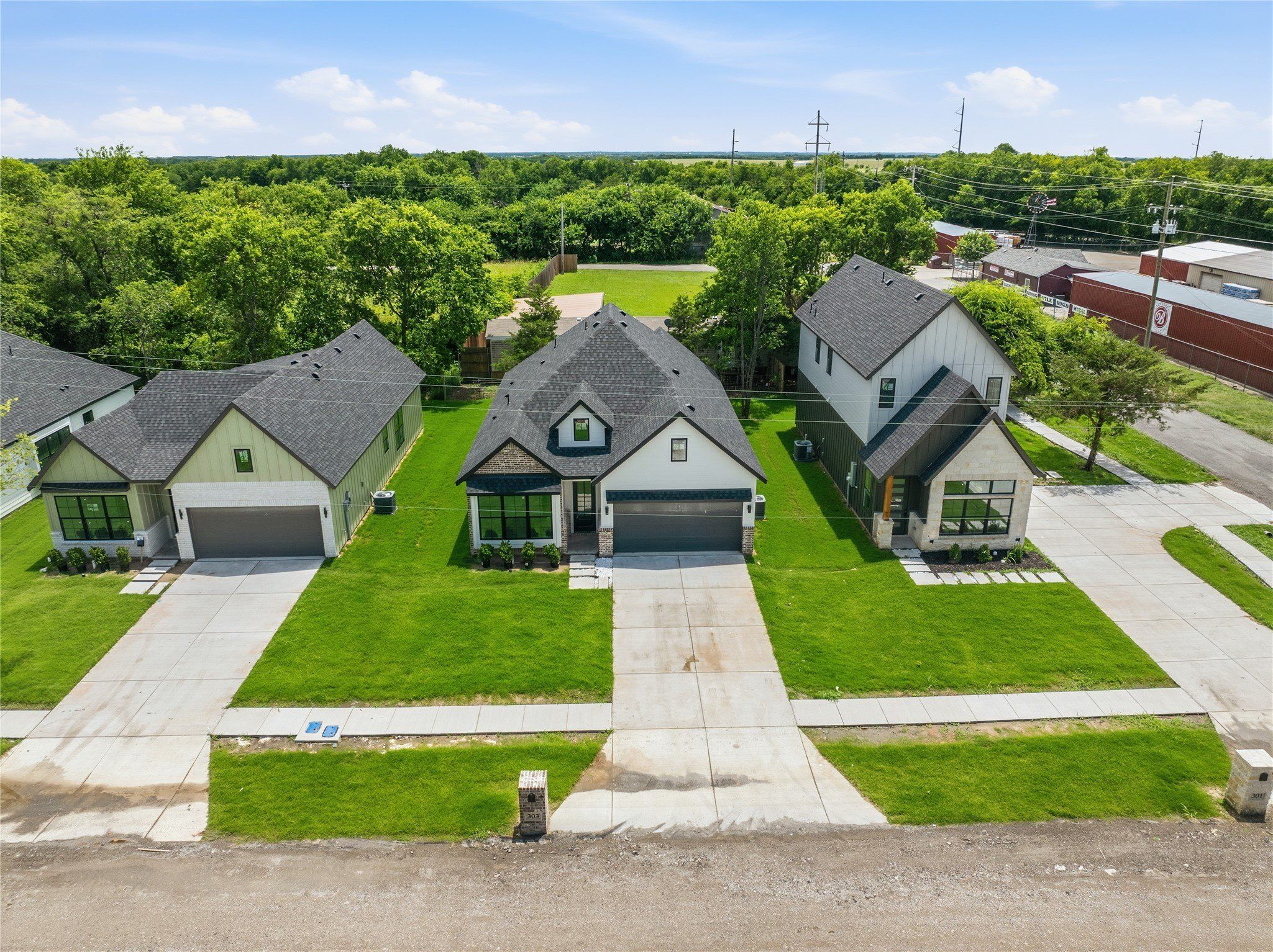 303 E Locust Street. Leonard, TX 75452