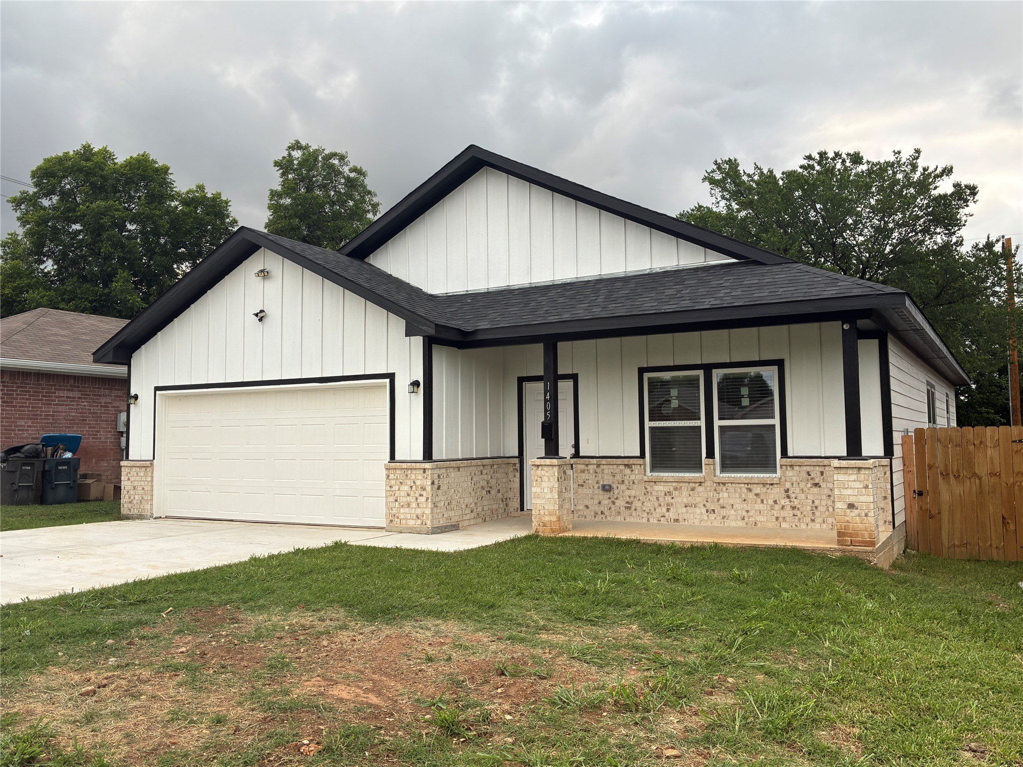 1405 E Maddox Avenue. Fort Worth, TX 76104