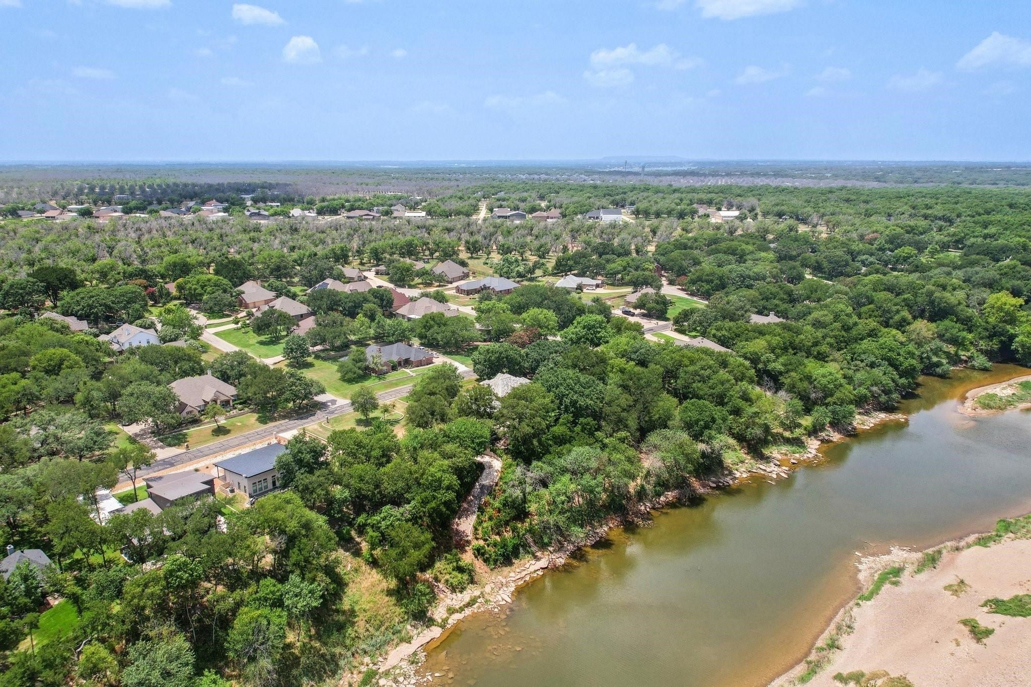 7818 Ravenswood Road. Granbury, TX 76049