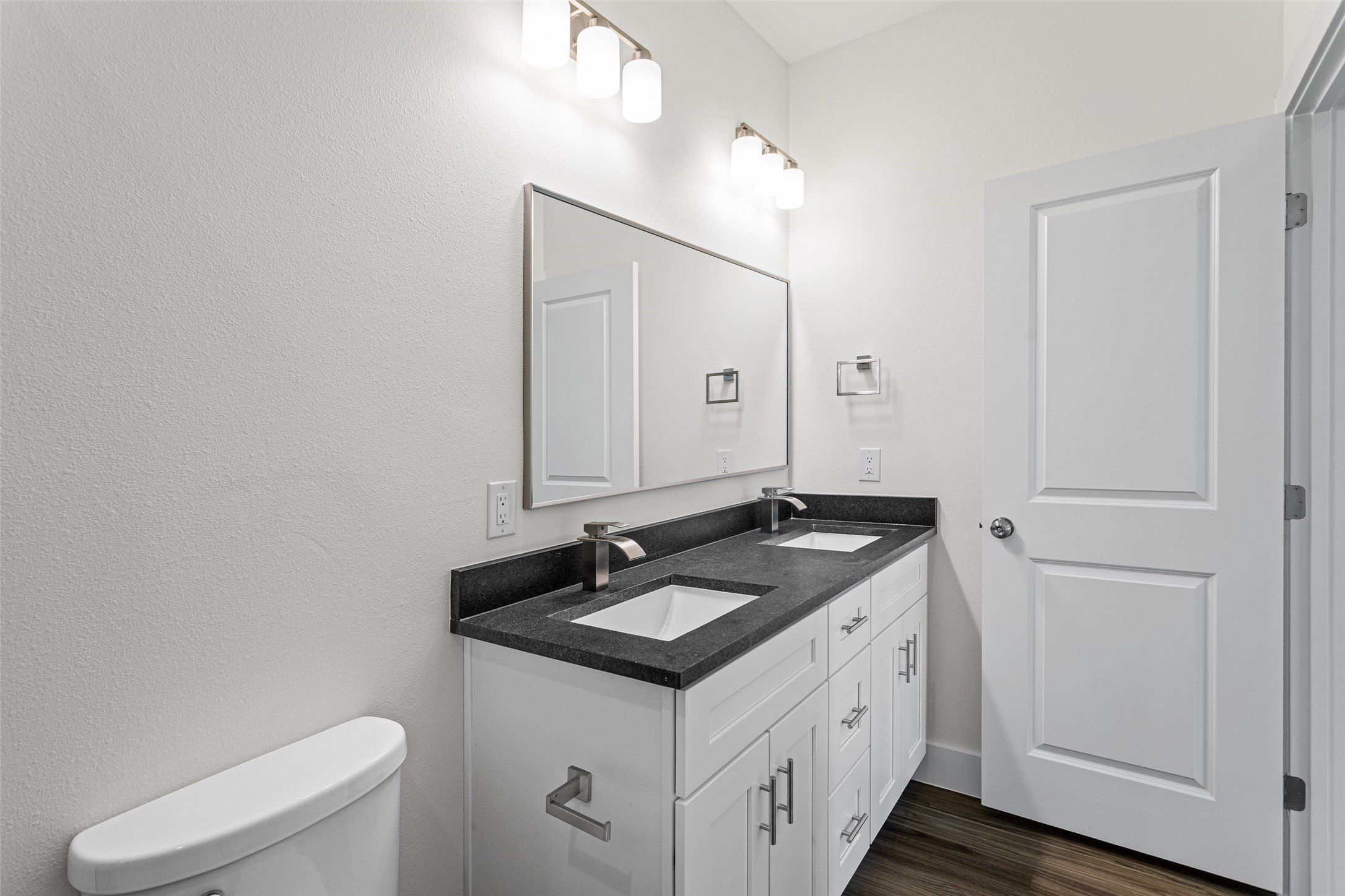 2905 Brazos River Drive. Granbury, TX 76048