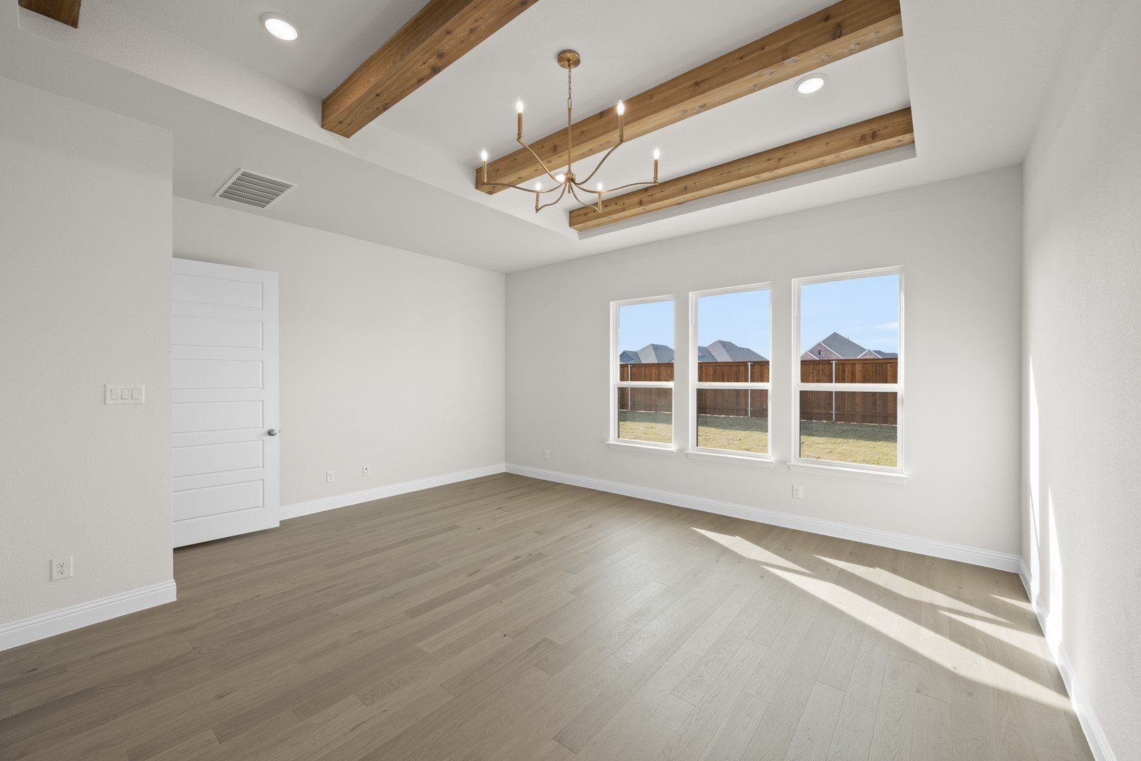 4726 Hawthorn Hills. Arlington, TX 76005