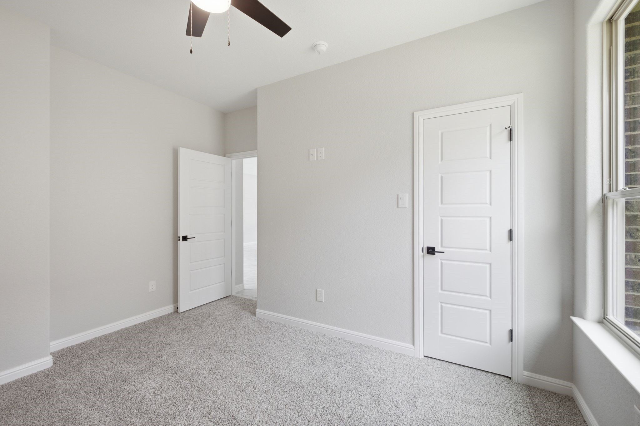 Evans Street. Cleburne, TX 76031