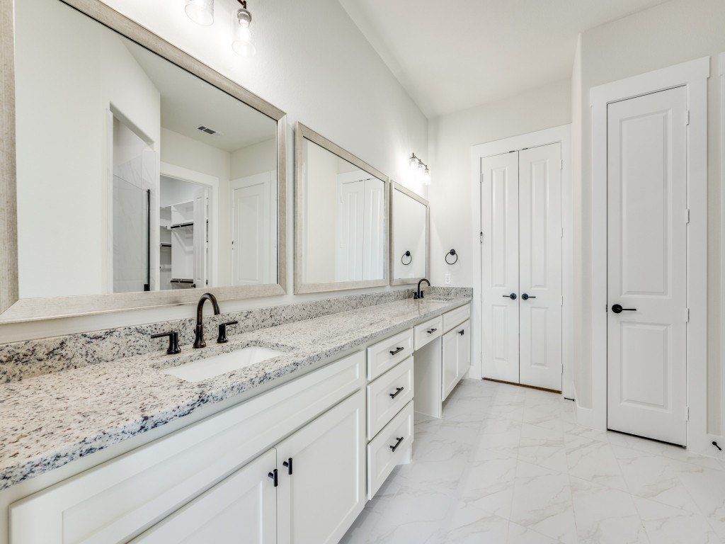 1901 Cascada Way. Little Elm, TX 75068