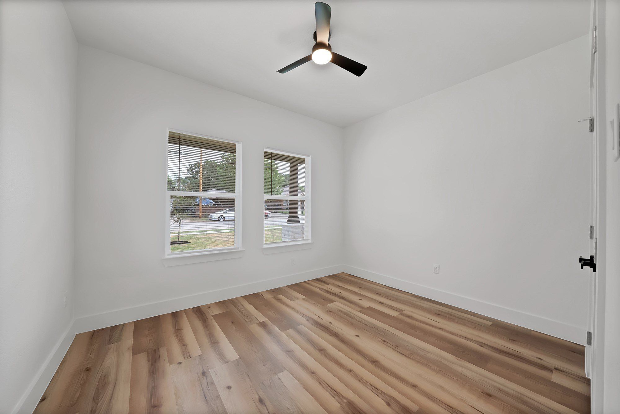 4832 Fitzhugh Avenue. Fort Worth, TX 76105