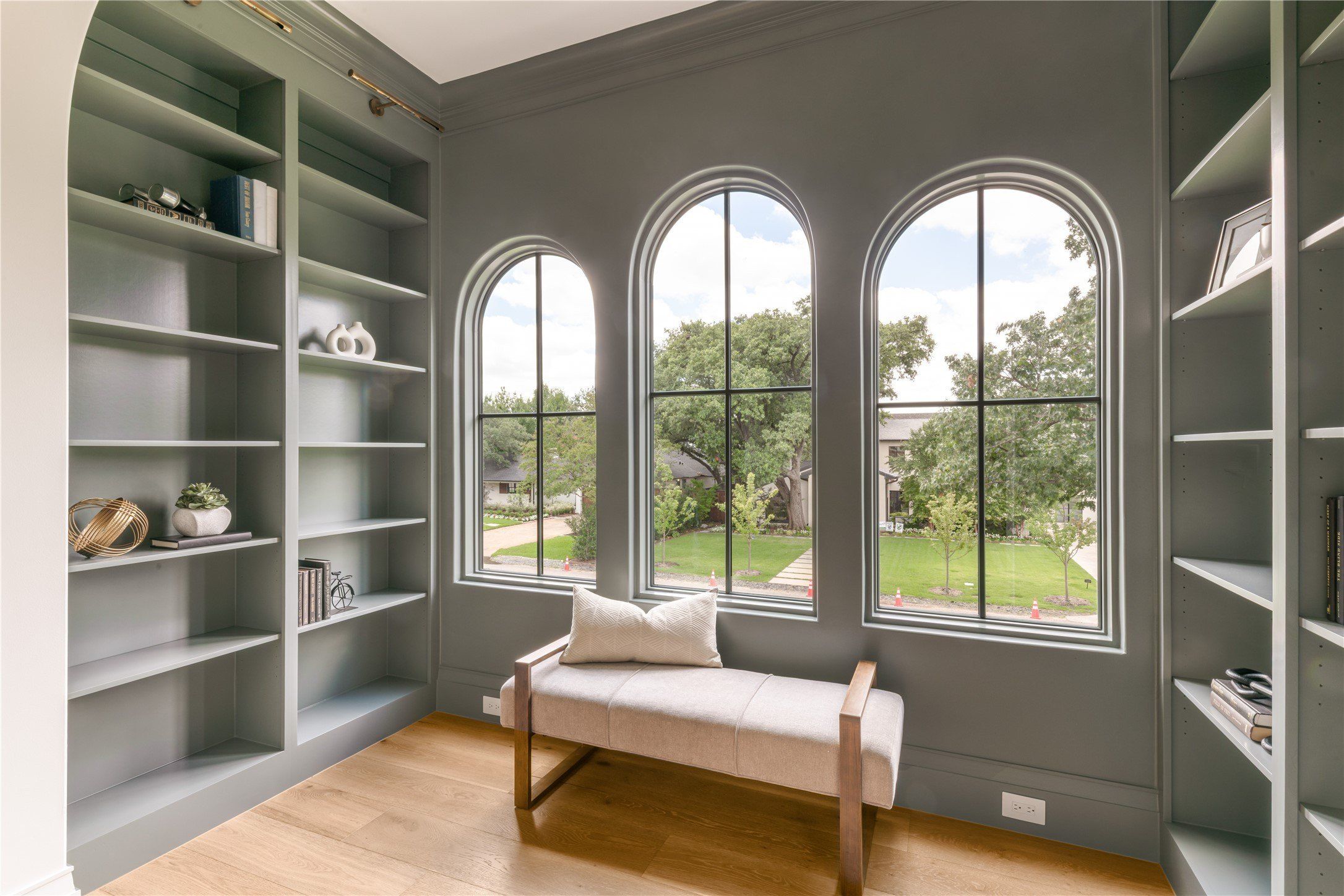 5807 Glen Falls Lane. Dallas, TX 75209
