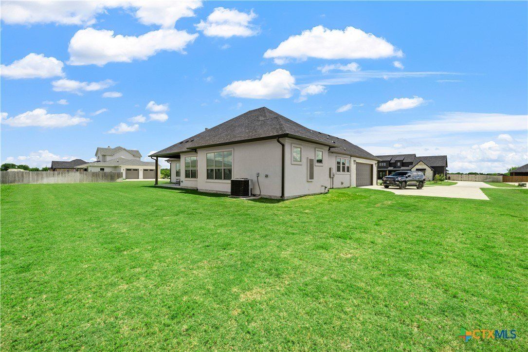 8152 Evenfall Lane. Temple, TX 76501