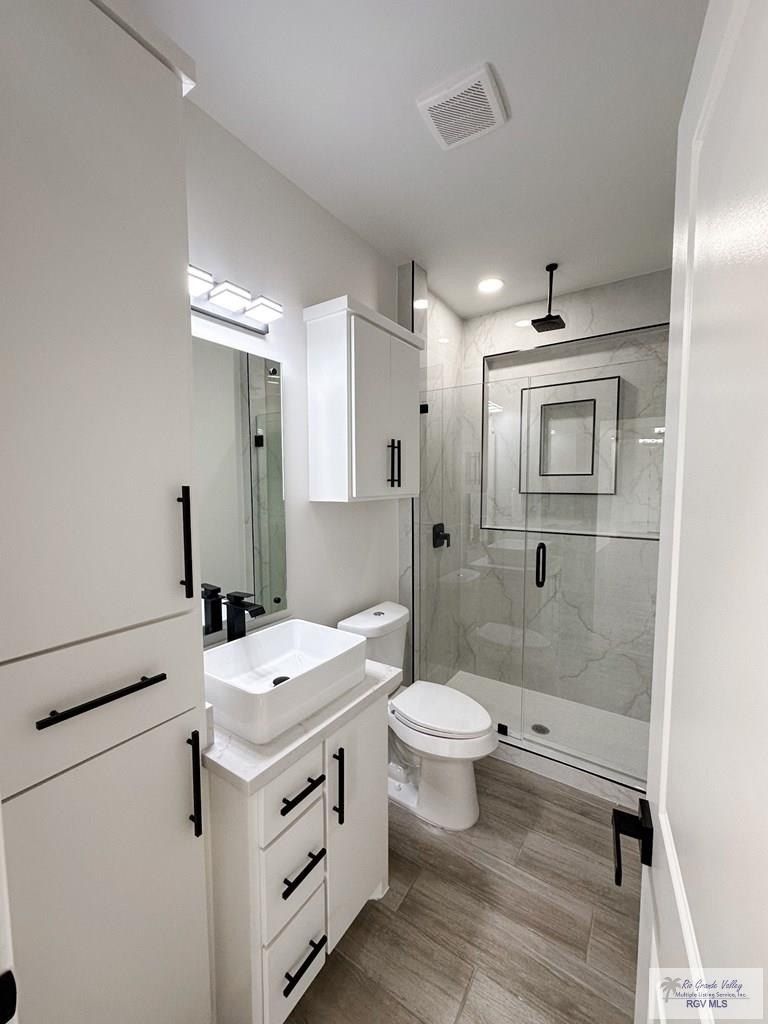 127 Finch Dr. Los Fresnos, TX 78566