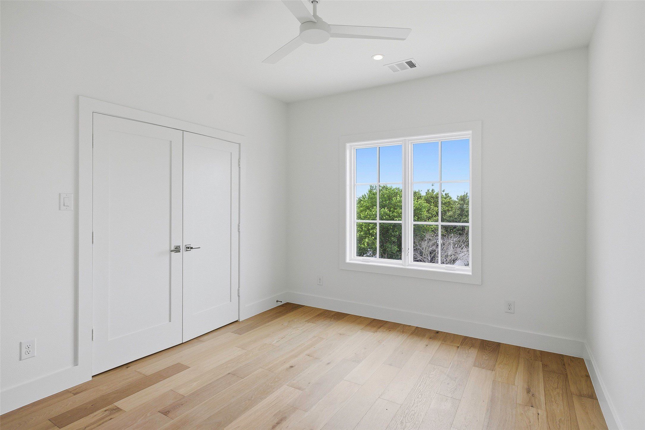 2724 Hogan Hill Lane. Fort Worth, TX 76109