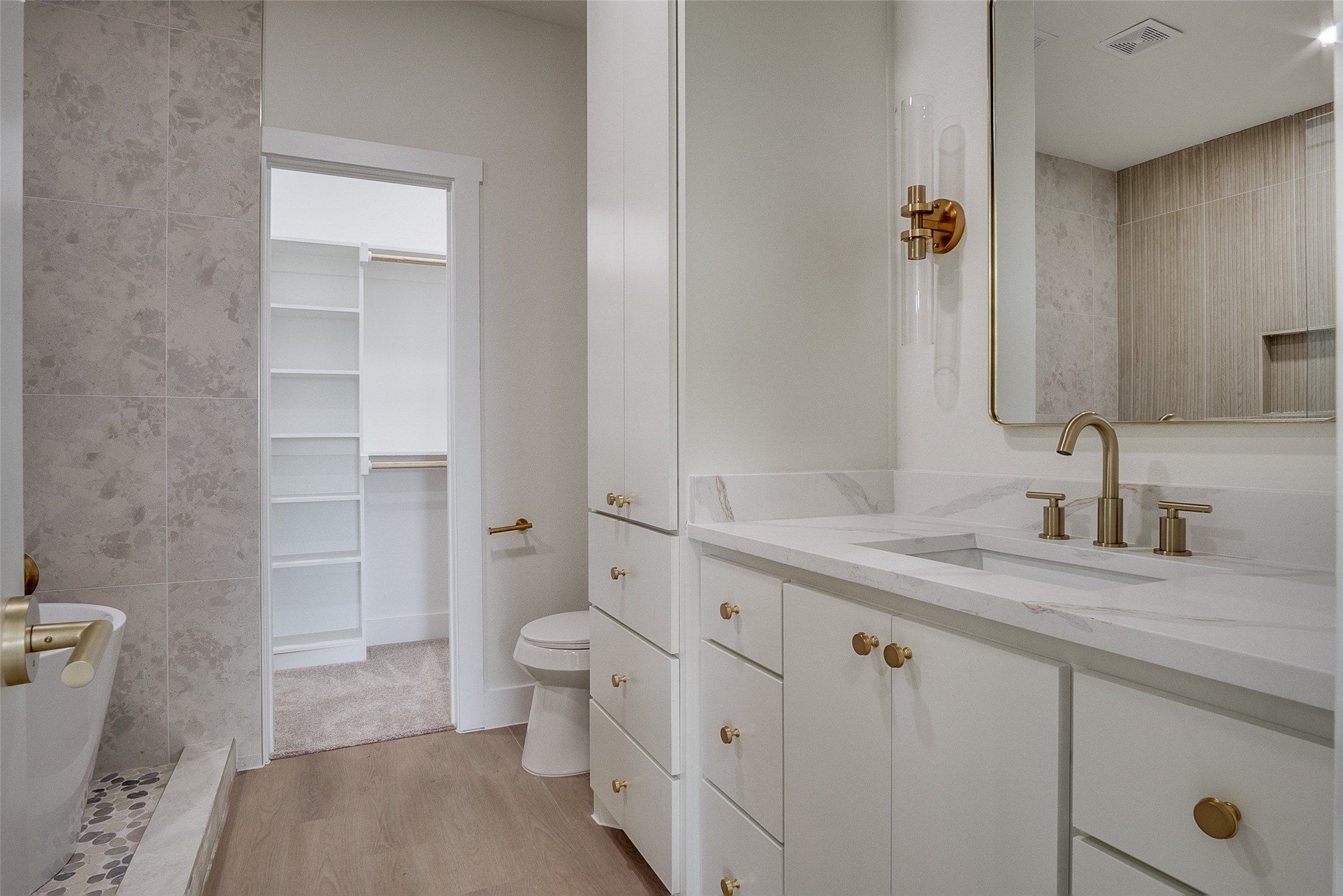 2520 Elk Trail. Granbury, TX 76048